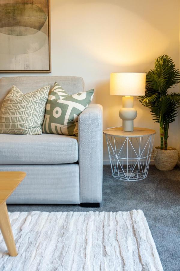 Urban Park Escape 2 Bed 2 Bath W/Carpark Apartment Christchurch Bagian luar foto