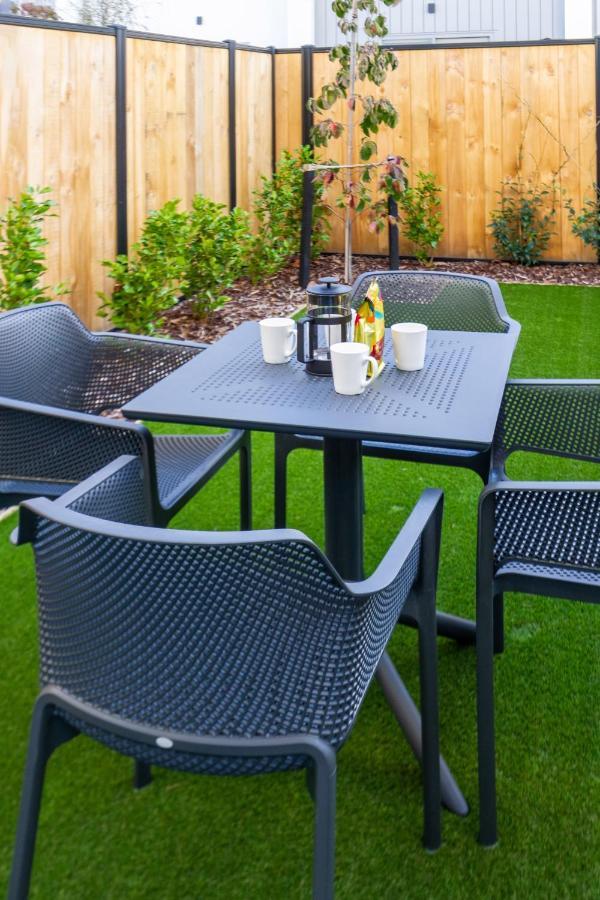 Urban Park Escape 2 Bed 2 Bath W/Carpark Apartment Christchurch Bagian luar foto