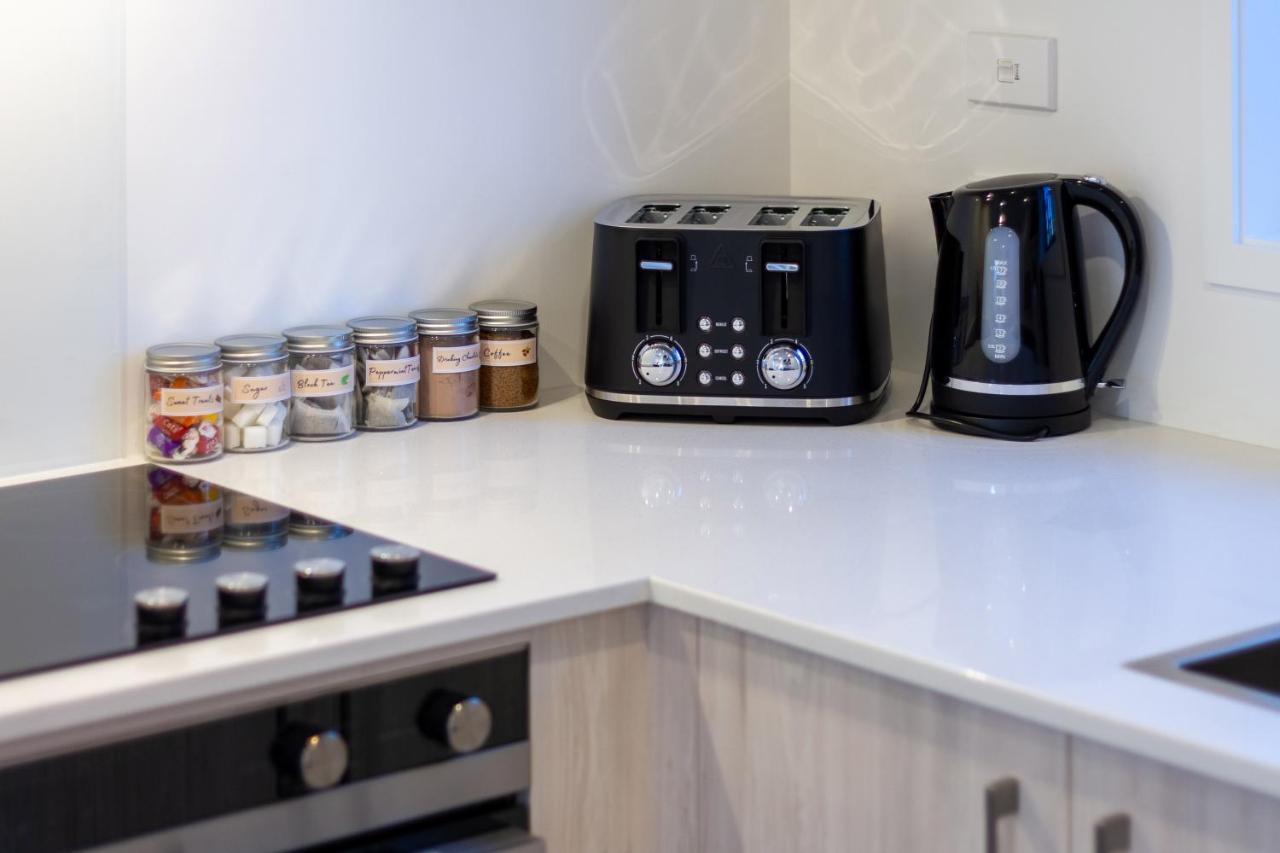 Urban Park Escape 2 Bed 2 Bath W/Carpark Apartment Christchurch Bagian luar foto