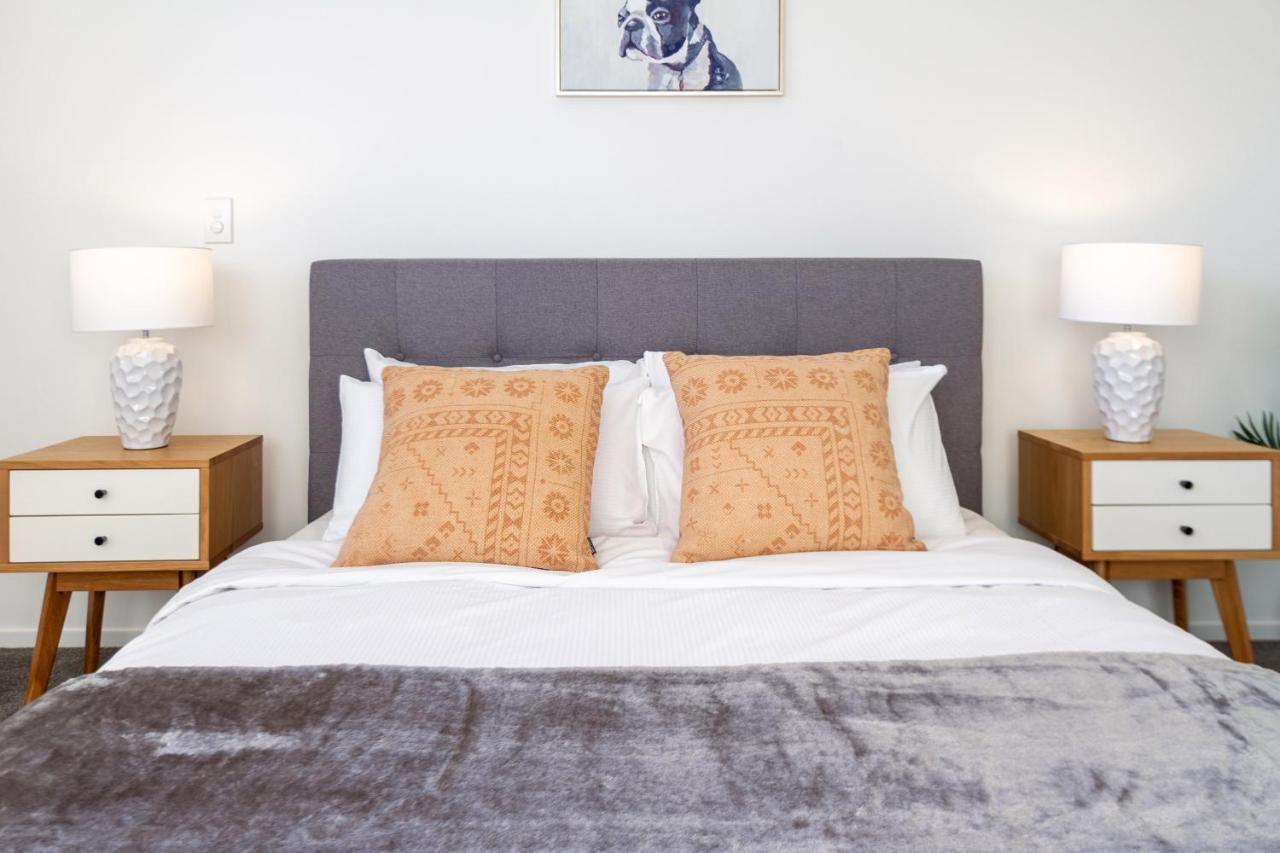 Urban Park Escape 2 Bed 2 Bath W/Carpark Apartment Christchurch Bagian luar foto