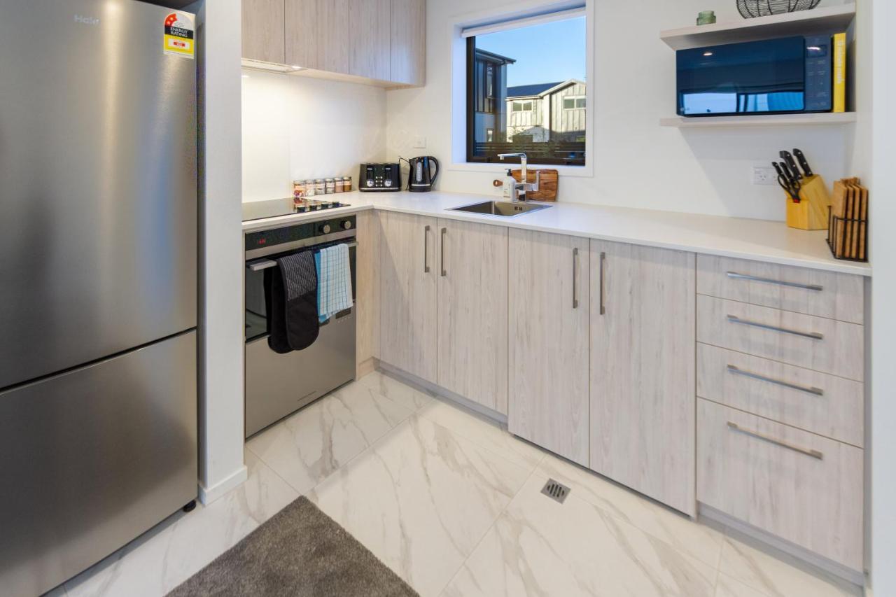 Urban Park Escape 2 Bed 2 Bath W/Carpark Apartment Christchurch Bagian luar foto